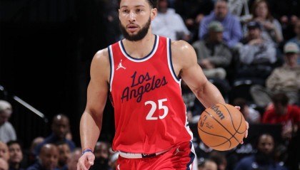 美记：两支球队有意本·西蒙斯，但他不确定是否想继续打球